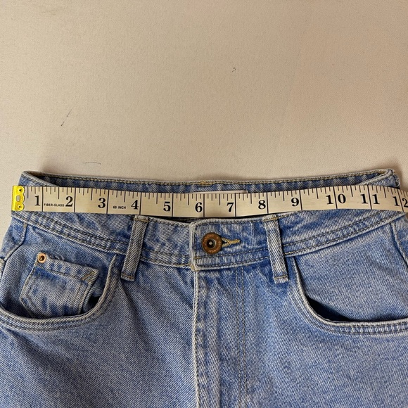 2/$20 - Zara Trafaluc High Rise , Straight Cut- Mom Jeans - 00 or 0 - XS - Picture 3 of 9